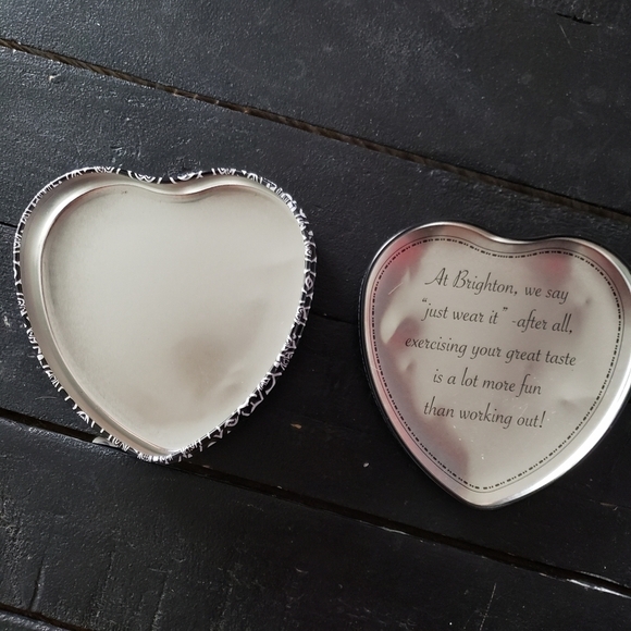 Brighton Metal Jewelry Box Tin Black & White Damask Heart Shape Travel - Picture 2 of 4